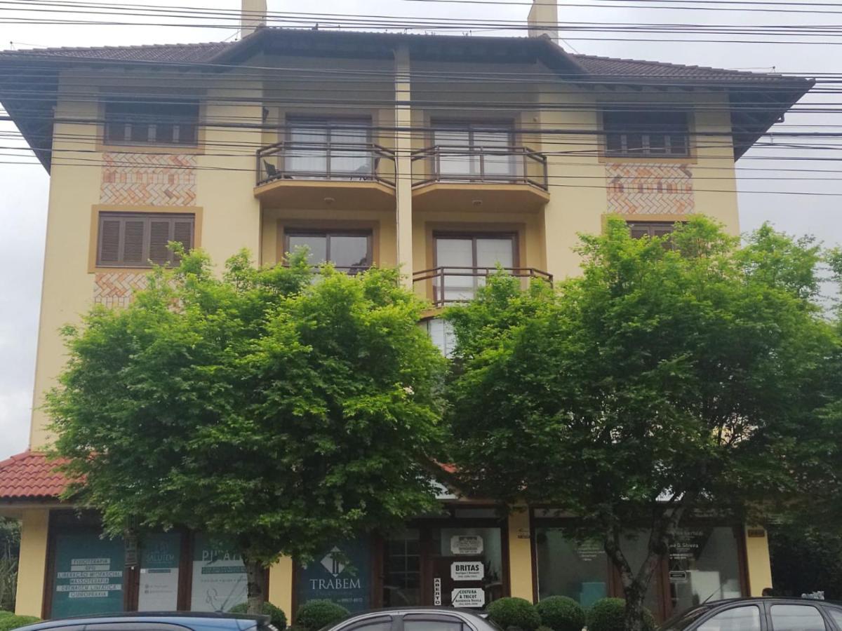 Апартаменты Apartamento Ensolarado No Centro De Грамаду Экстерьер фото